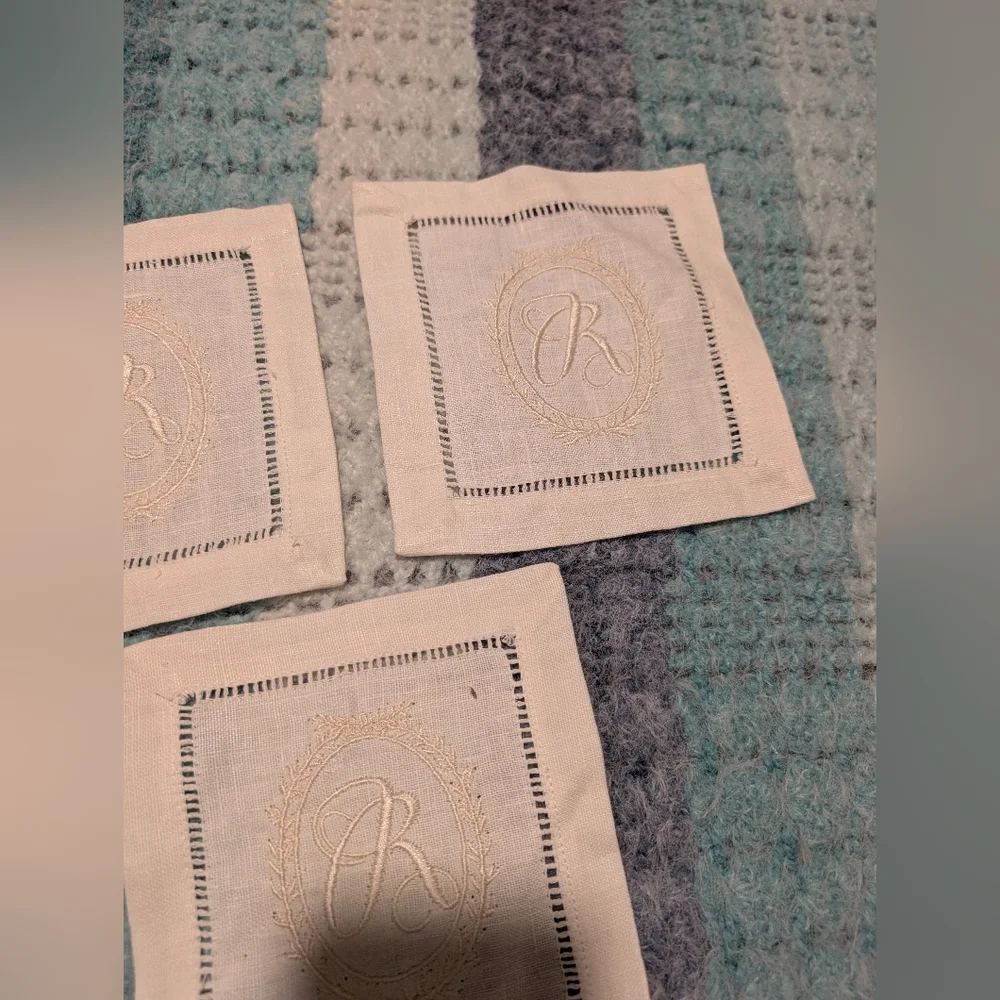 Mudpie Embroidered Linen‎ Cocktail Napkins with Letter R Monogram- Set Of 3